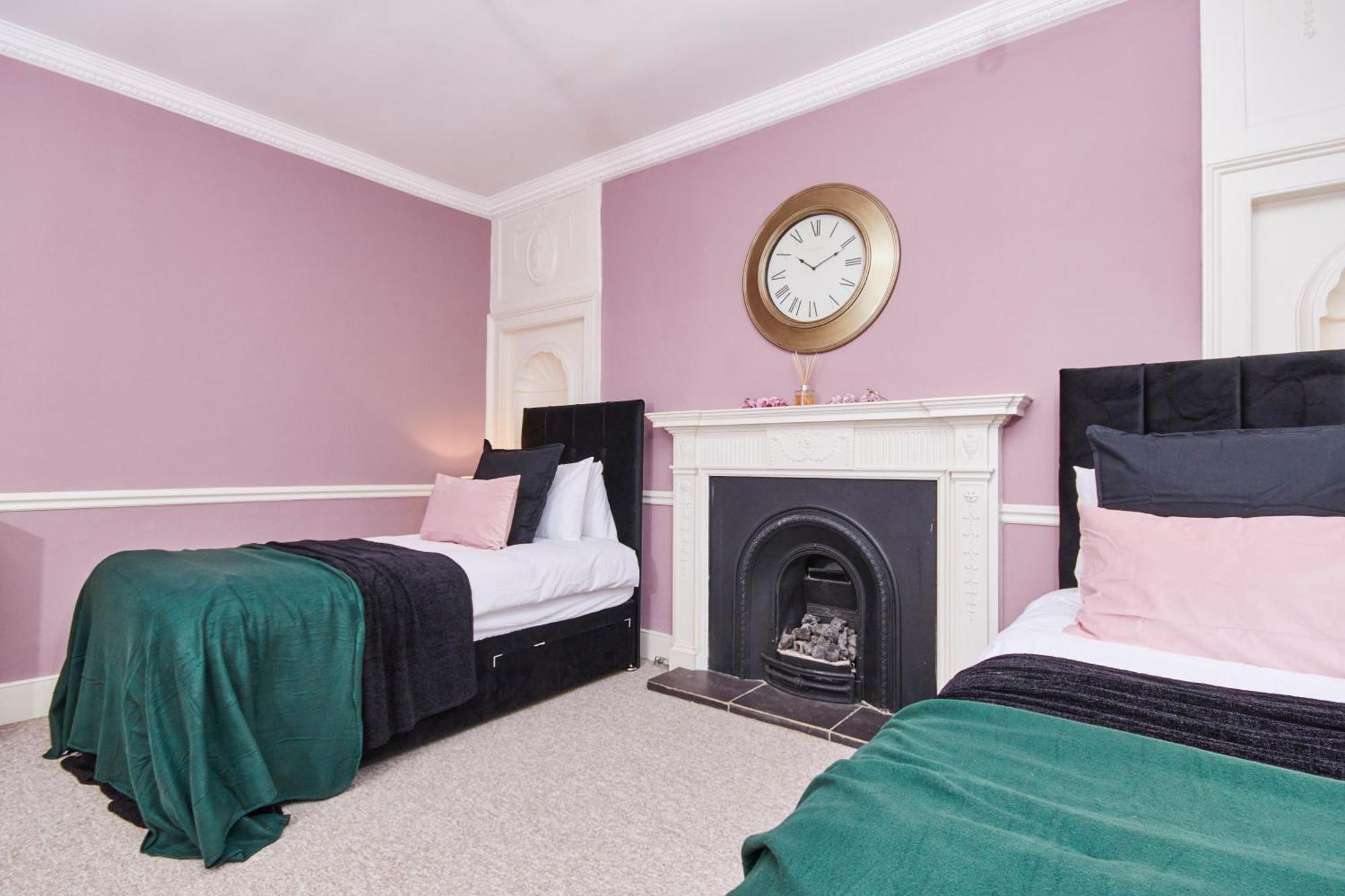 Beautiful 2Bedroom 4 Actual Beds House With Wifi By Purestay 巴斯 外观 照片