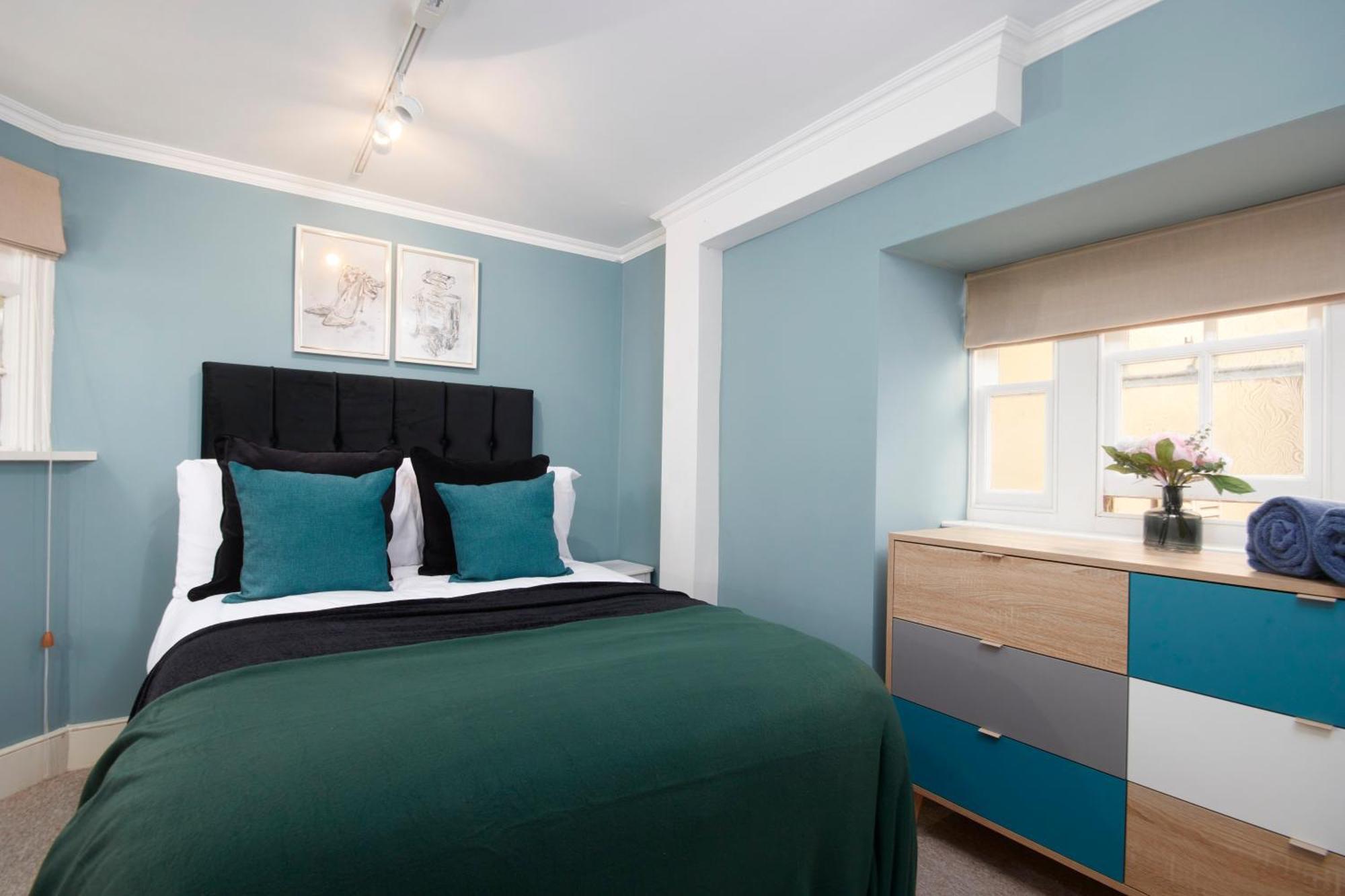 Beautiful 2Bedroom 4 Actual Beds House With Wifi By Purestay 巴斯 外观 照片